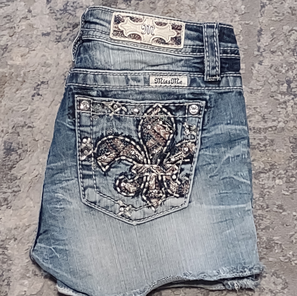 Girls Miss Me Shorts 16